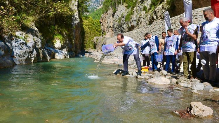 Çamlıyayla’da Kırmızı Benekli Alabalık doğa salındı