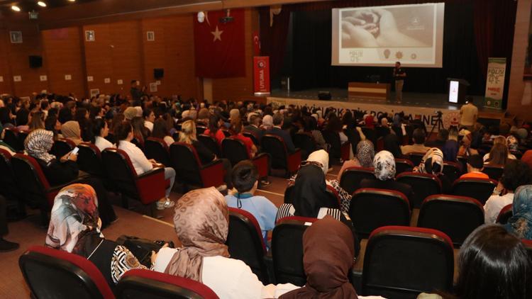 Siirtte En İyi Narkotik Polisi Anne konferansı düzenlendi