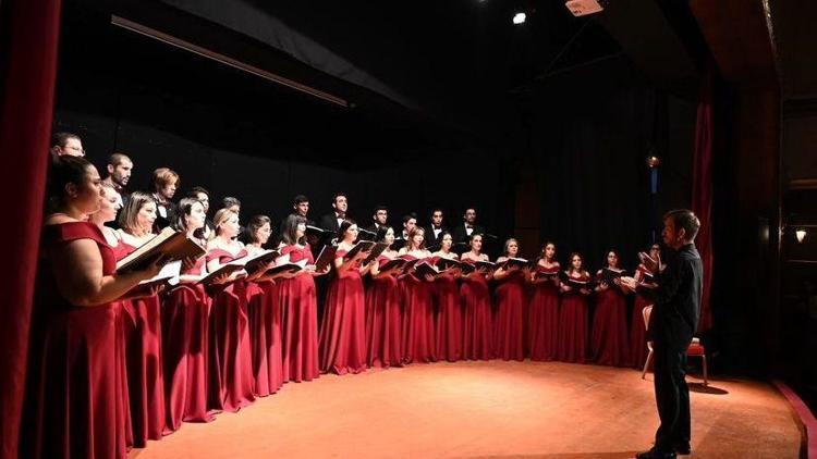 100’üncü yıla konserli kutlama