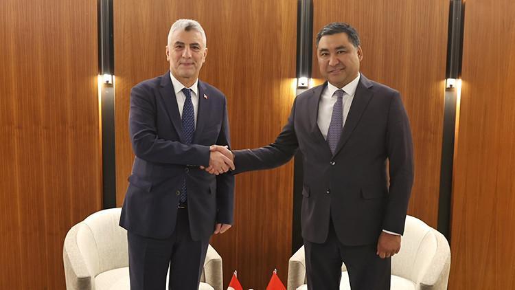 Bakan Bolat TDT toplantısına katılmak üzere Bişkekte