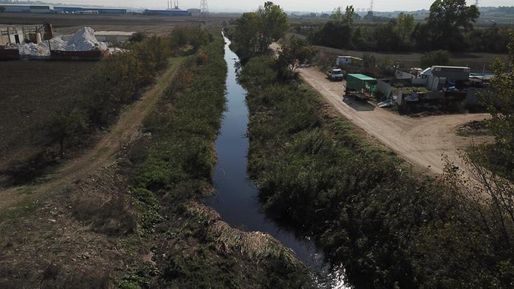 Bursa Ovasını besleyen dere, kırmızıya büründü