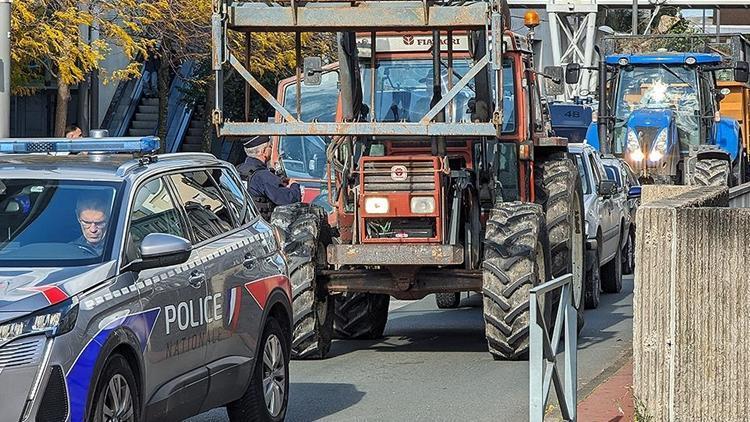 Fransız çiftçi sendikalarından eylem sinyali