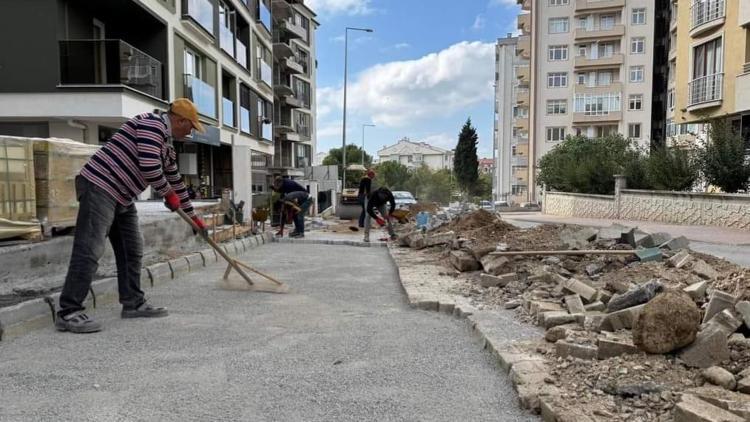 Geliboluda bozuk yollarda başlatılan onarım çalışması sürüyor