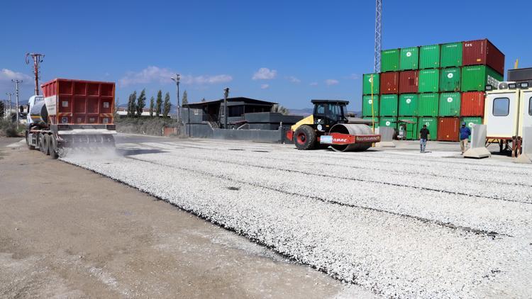 Akdeniz’de yeni yollar açılıyor, mevcut yollar yenileniyor