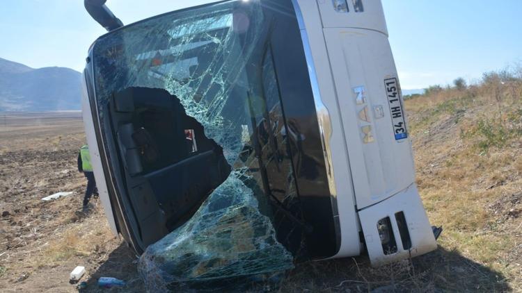 Afyonkarahisarda trafik kazasında yaralanan Japon turist hayatını kaybetti