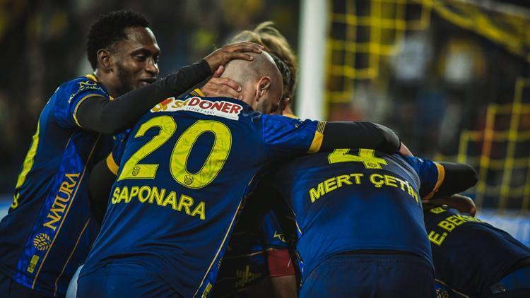 MKE Ankaragücü, Kocaelisporu 4 golle geçti