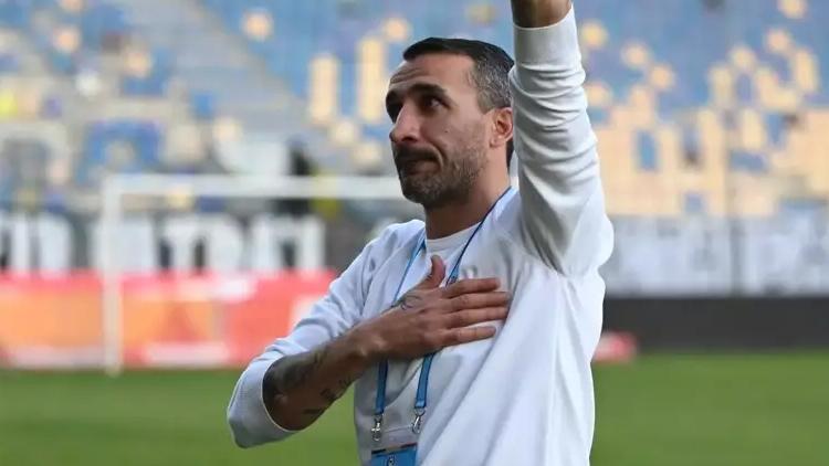 Mehmet Topal’ın takımı geri döndü Maçta 4 gol, 1 kırmızı kart