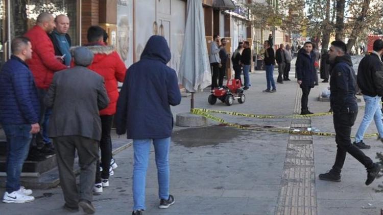 Karsta dehşet Düğün salonuna ateş açıldı... 6 yaşındaki çocuk hayatını kaybetti