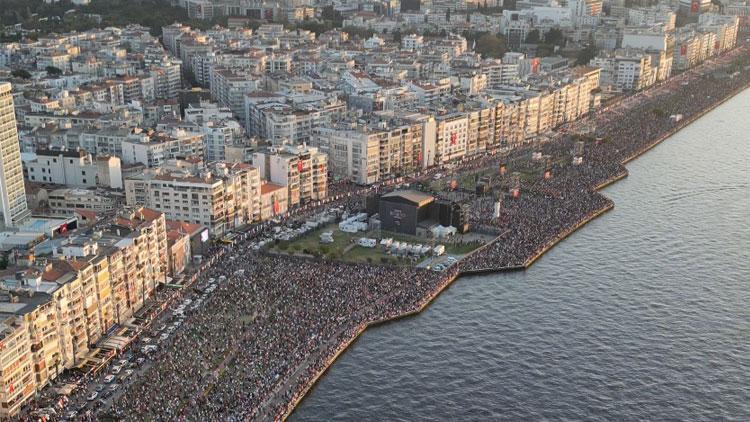 İzmir’de Cumhuriyet coşkusu