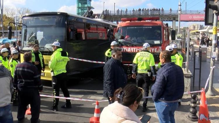 İstanbulda otobüsün çarptığı kadın hayatını kaybetti