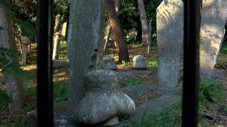 İstanbul - Tarihi mezarlık harabeye döndü