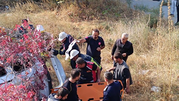 Mardinde 5 metre yükseklikten düşen cipteki 2 kişi yaralandı