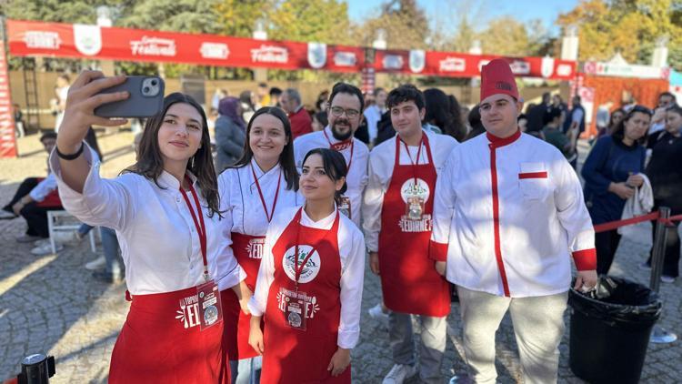 Edirnede liseli şefler, en lezzetli ciğer sarmayı yapmak için yarıştı