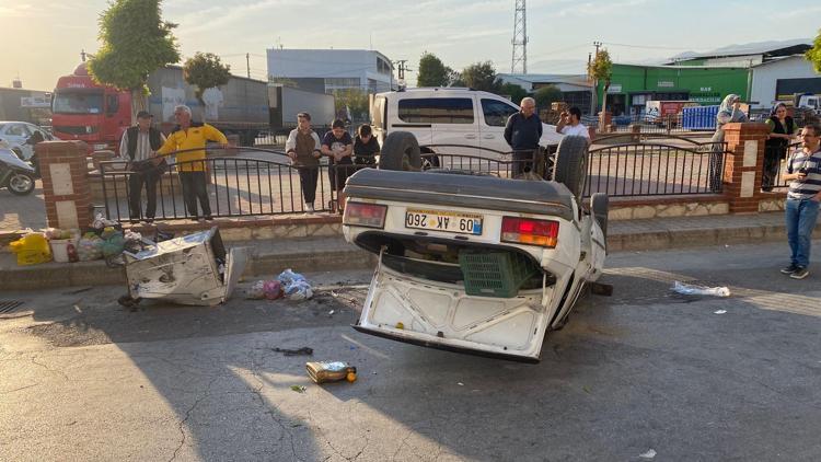 Nazillide 2 otomobil çarpıştı: 4 yaralı