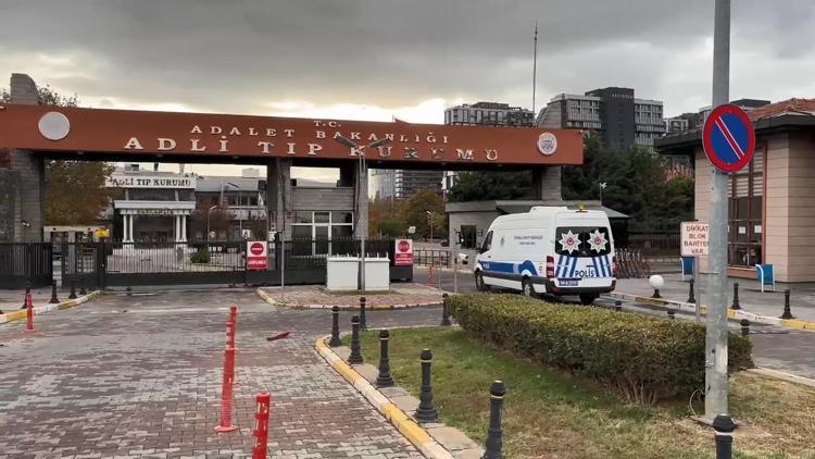 İstanbul - Şehit trafik polisinin cenazesi Adli Tıp Kurumundan alındı