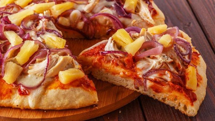 MasterChef ananaslı pizza tarifi: Ananaslı pizza nasıl yapılır, malzemeleri neler?