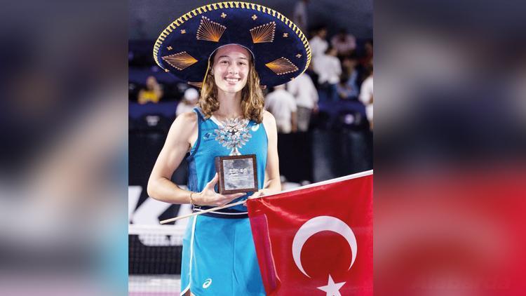 Meksika’da tarih yazdı: Zeynep Sönmez WTA’da ilk kupasını kaldırdı