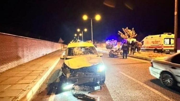 Bingölde hafif ticari araç ile sepetli motosiklet çarpıştı: 1 ölü, 2 yaralı