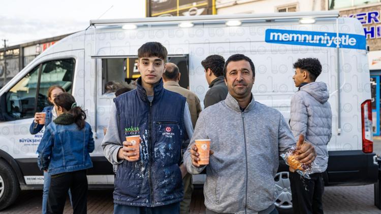 Mersin Büyükşehir Belediyesi, çorba dağıtımına yeniden başladı