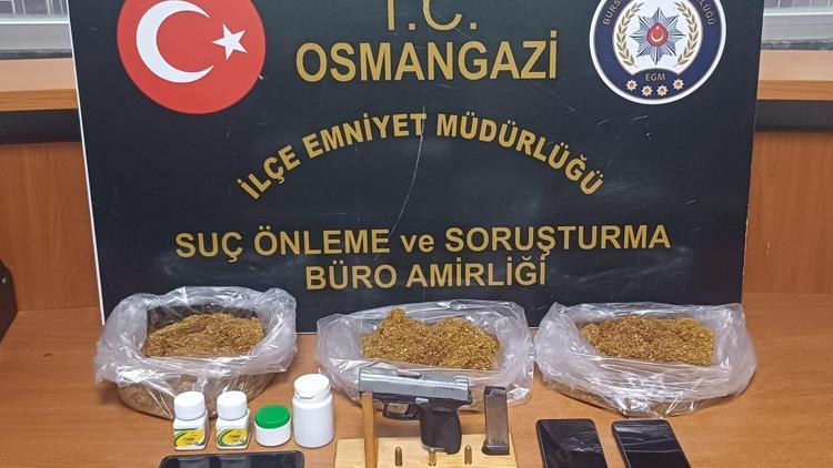 Uyuşturucu ticareti yapan şüpheli, evinde yakalandı