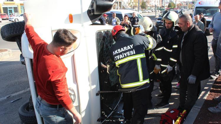 Aksaray’da kamyonet devrildi: 2 yaralı