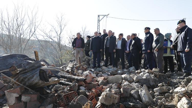 Vali Işın, yangın bölgesinde incelemelerde bulundu