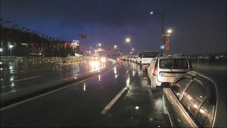 İstanbul - Üsküdarda yağış etkili oluyor