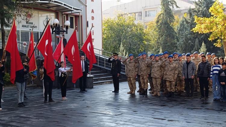 Atatürk, Silvan’da törenle anıldı