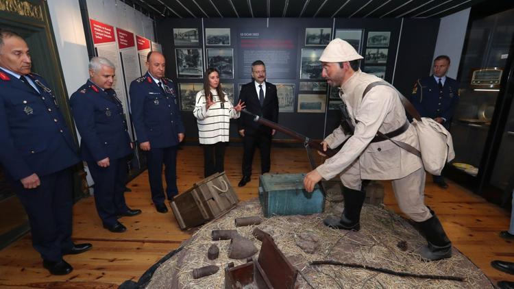 Eskişehir Valisi Hüseyin Aksoy, Atatürk’ün Eskişehir’de konakladığı evi ziyaret etti