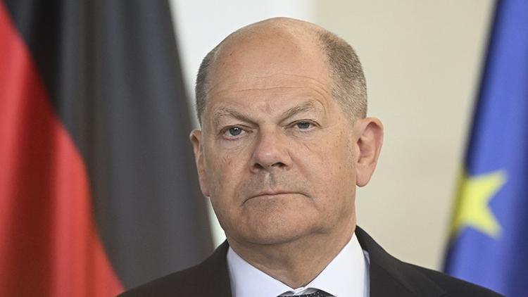 Scholz, koalisyon hükümetini bir arada tutmak için mücadele veriyor