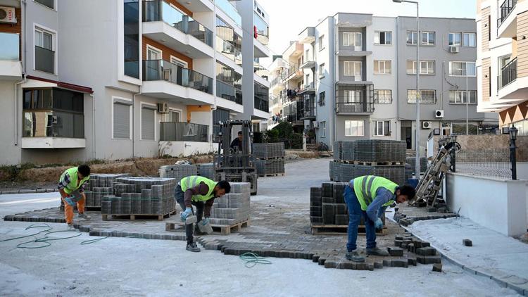 Kuşadası Belediyesinden yol yapım mesaisi