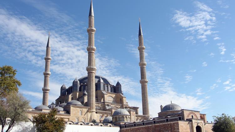 Edirne Vakıflar Bölge Müdürü Saraç: Selimiyeyi ibadete açmak için yoğun çalışma içindeyiz