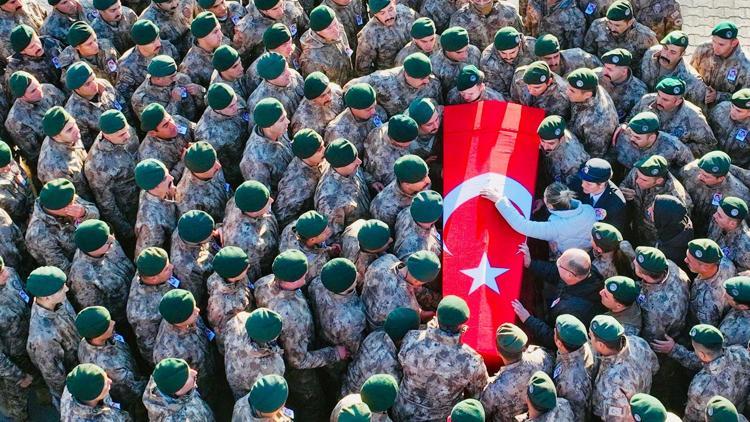 Tuncelide şehit olan polis memuru, törenle memleketine uğurlandı