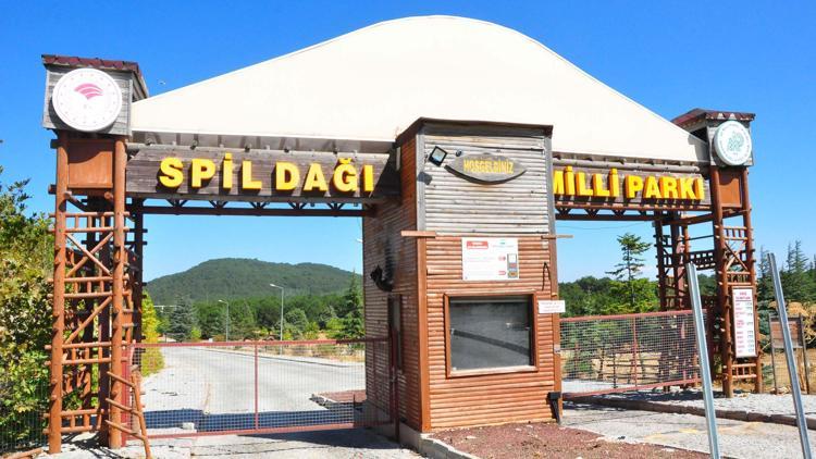 Spil Dağı Milli Parkına girişler 101 gün sonra açıldı