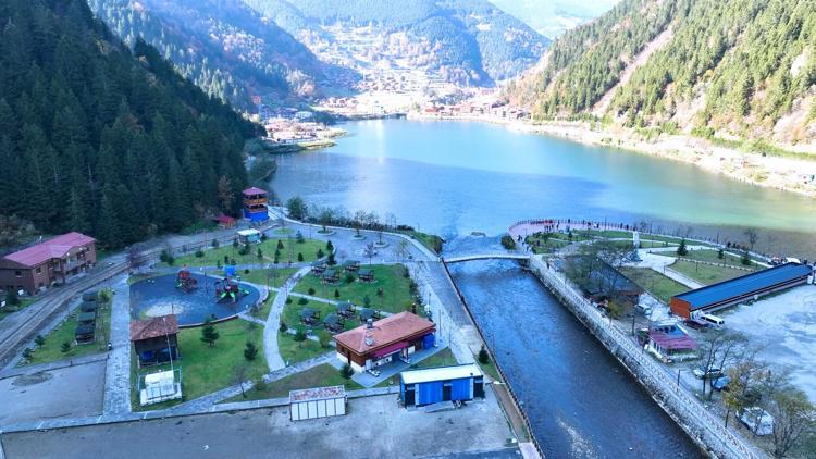 Uzungölün çevresi kaçak yapılardan temizlenecek