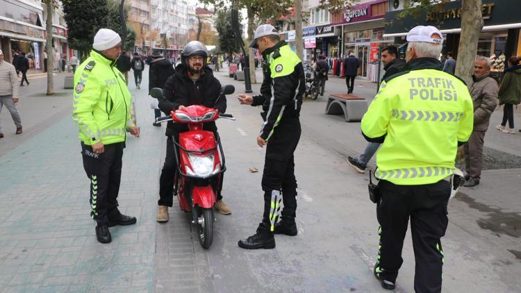 Trafiğe kapalı caddede motosiklet ve elektrikli bisikletle gezenlere ceza