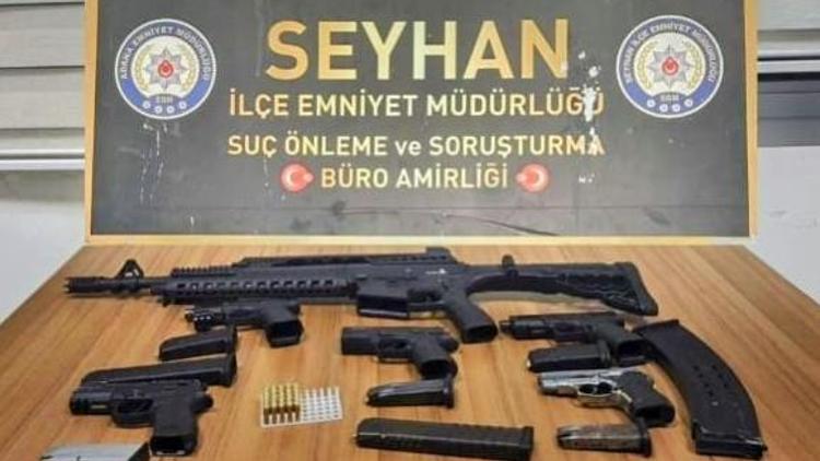 Adanada evinde 6 ruhsatsız silah bulunan şüpheli tutuklandı