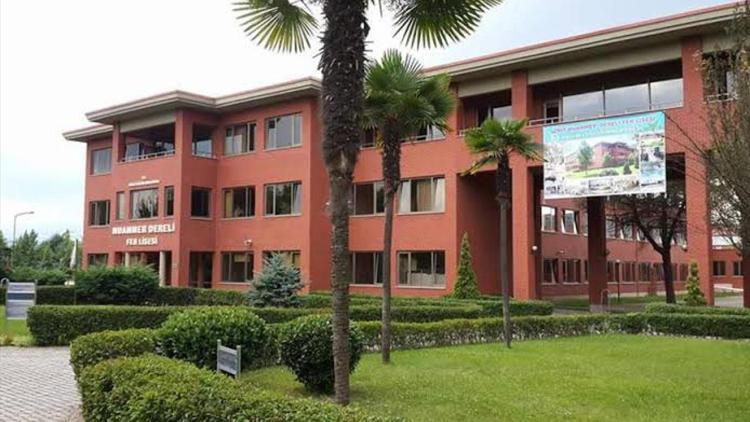 Lisede pencereden düşen Beril, kurtarılamadı