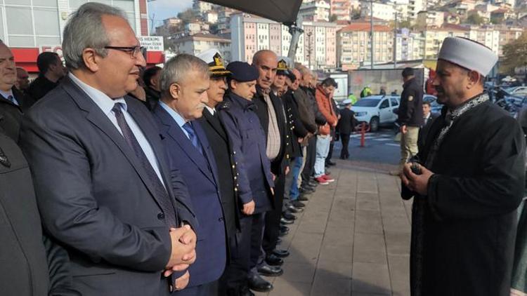 Zonguldakta batan  Kafkametler gemisinin kayıp 7 mürettebatı için gıyabi cenaze namazı