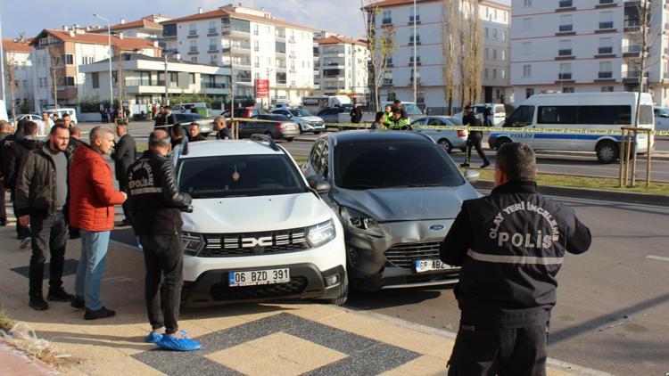 Aksarayda park yeri kavgası: 1i polis 3 yaralı