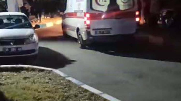 İzmirde polis ekibine silahlı saldırı: 2si ağır 3 yaralı