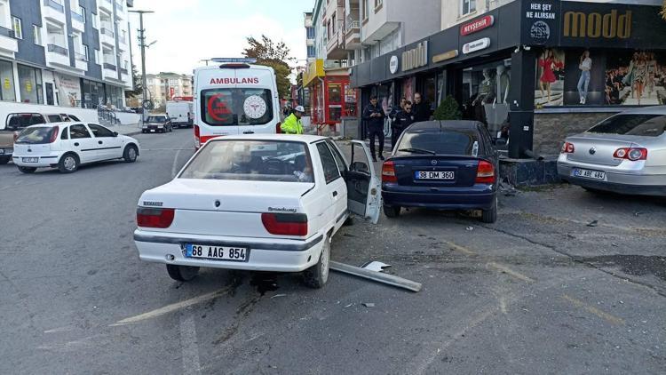 Nevşehirde 2 otomobil çarpıştı: 4 yaralı