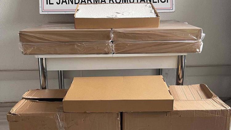 Manisada yolcu otobüsünde 80 bin dolu makaron ele geçirildi; 2 gözaltı