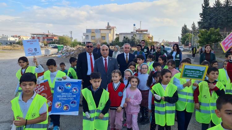 Öğrenciler, sigaranın zararlarına dikkat çekmek için izmarit topladı