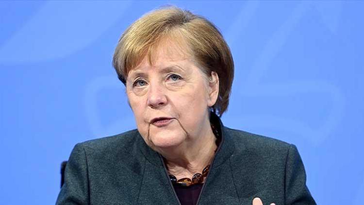 Merkel’den Scholz’a ağır eleştiri: Başbakanlık makamına yakışmadı