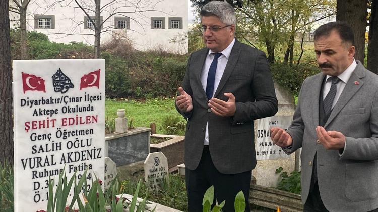 Samsun’da şehit öğretmen kabri başında anıldı