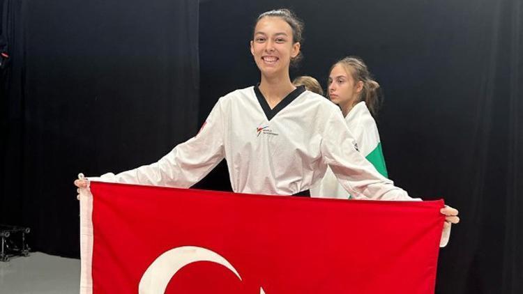 Milli sporcu Elif Sude Akgülden altın madalya