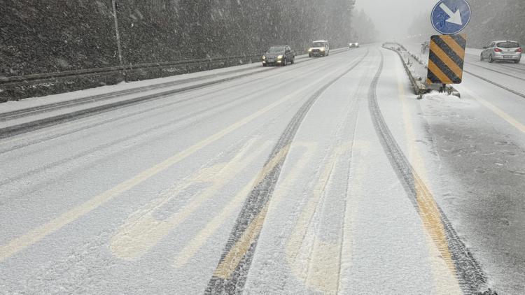 Bolu Dağı ile Kocaeli ve Sakaryanın yüksek kesimlerinde kar etkili oldu