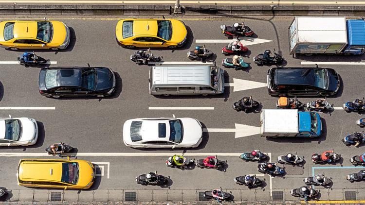 İki teker istilası... Büyükşehirlerde otomobil sayısı yüzde 6 artarken motosiklet sayısı yüzde 25 arttı İki teker istilası... Büyükşehirlerde otomobil sayısı yüzde 6 artarken motosiklet sayısı yüzde 25 arttı