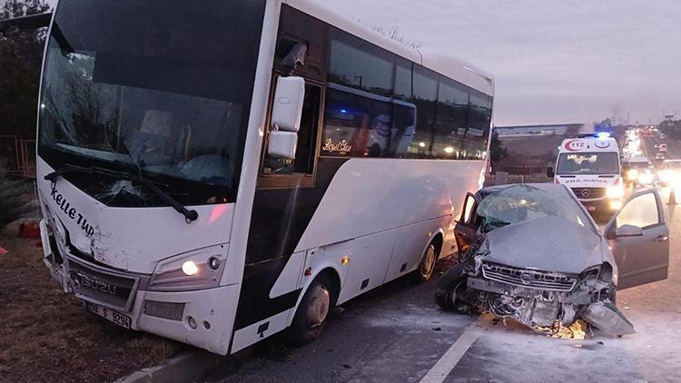 Takla atan otomobil midibüsle çarpıştı: 1 ölü, 5 yaralı